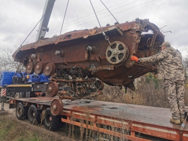 знищена російська бронетехніка, брухт /надано пресслужбою Міноборони України