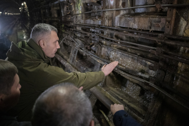 «Просто забили на обслуговування». Метро на Голосіїв та Теремки закрили через підтоплення. Які реальні строки ремонту, скільки він коштуватиме киянам та чи причетний до цього Ocean Mall /Фото 2