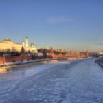 Росія опинилася на межі “економічного самогубства” — що відбувається