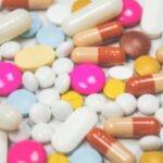 Який % вартості ліків в Україні формують виробники