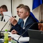 Фіцо погрожує заблокувати 18-й пакет санкцій проти РФ — як реагує ЄС