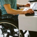 Особи з інвалідністю та батьки дітей з інвалідністю можуть платити менше податків – інструкція