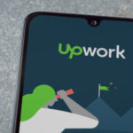 Upwork знову блокує українців: 150 акаунтів у бані без пояснень