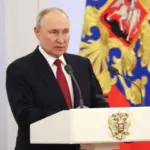 Путін відреагував на паніку та попередження глави “Сбербанку”