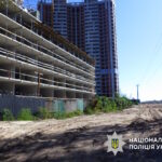 Знищення дерев біля Русанівської протоки: поліція відкрила провадження проти забудовника
