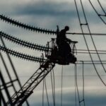 Запровадження графіків відключення електроенергії по всій Україні внаслідок масштабного російського нападу.