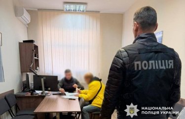 Киянин без дозволів побудував приміщення у прибережній зоні озера Тельбін та здав його в оренду під клініку / Нацполіція нацполіція