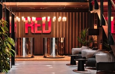 готель рецепція radisson red