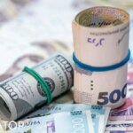 Листопадовий прогноз: чого чекати від долара та євро, та чи довго гривня продовжить знецінюватись?