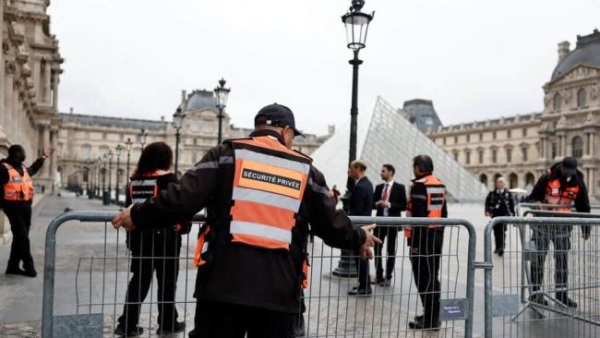 3292_4b174c9-france-musee-louvre-securite.jpg (44.94 Kb)