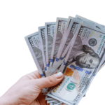 Курс долара: ціна в банках та обмінних пунктах сьогодні