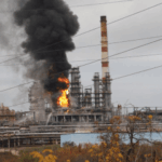 Саратовський нафтопереробний завод зупинив початкову обробку нафти внаслідок ударів українських безпілотників.