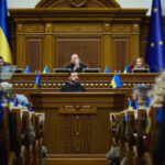 Криза не минає. Підсумки зустрічі Зеленського з парламентарями.