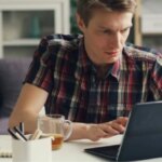 ДТЕК пояснює: Розклад відключень електрики може коригуватися впродовж доби