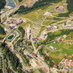 ПриватБанк вишукує наймача на ділянку в Буковелі. Який основний кандидат?