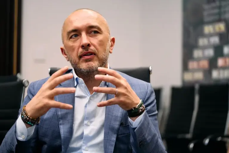 "Належна комунікація між регулятором та компанією". Пишний заперечив суперечку з Revolut 14