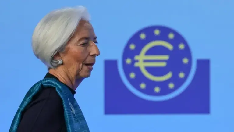FT: Лагард може піти з ЄЦБ раніше, щоб нового голову призначили перед виборами у Франції 2