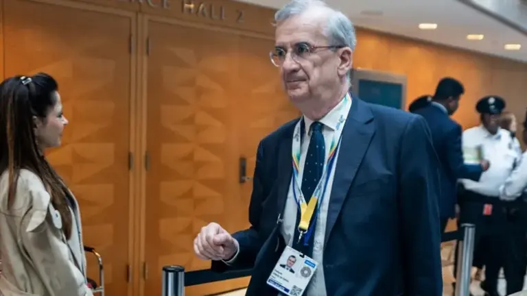 Голова французького центробанку неочікувано залишив посаду: керуватиме благодійною установою 6 Голова французького центробанку неочікувано залишив посаду: керуватиме благодійною установою 6