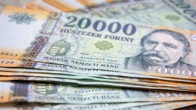 Угорська валюта перед виборами опустилася до найнижчого показника серед ринків, що розвиваються. 4 Угорська валюта перед виборами опустилася до найнижчого показника серед ринків, що розвиваються. 4