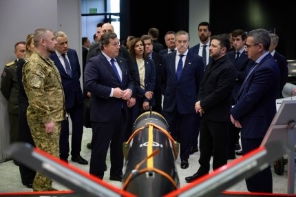 Україна і Іспанія уклали договори про спільну роботу над виробництвом ракет та протиповітряної оборони. 5