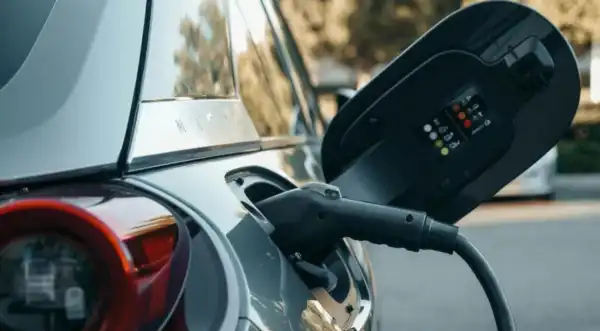 Автомобільні концерни відмовляються від своїх електричних планів.