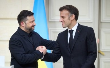 "Іншого виходу, окрім як підтримати Україну, для мене не існує". Макрон окреслив свою позицію стосовно України 3