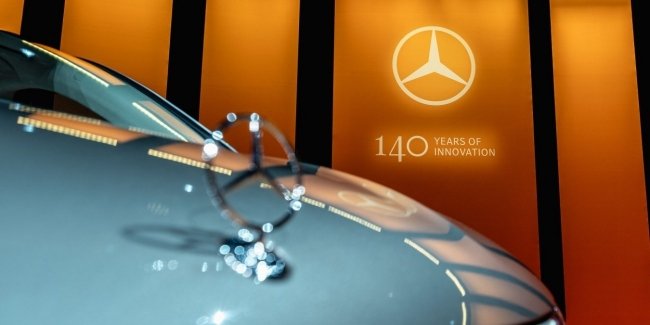 Mercedes-Benz оновлює мультимедійну систему: нові функції та покращена&hellip;