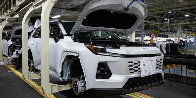 Головна 20 Як активувати функцію екстреного гальмування Toyota