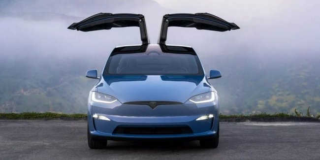 Tesla Model X: Заряджайтеся енергією майбутнього