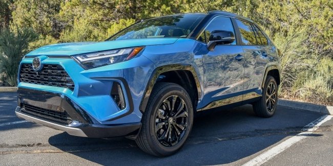 Toyota RAV4: Вибираємо ідеальне оновлення для вашого авто