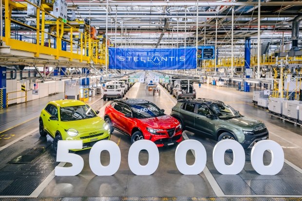 Stellantis готує до прем'єри новий електричний B-SUV 6 Інтер'єр Alfa Romeo Junior