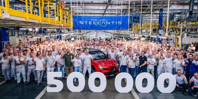 Головна 33 Stellantis готує до прем’єри новий електричний B-SUV