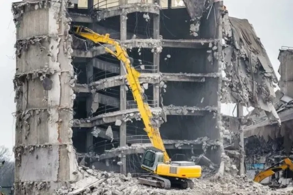 71 рік — середній вік будівель, які демонтують у містах Європи та США 19