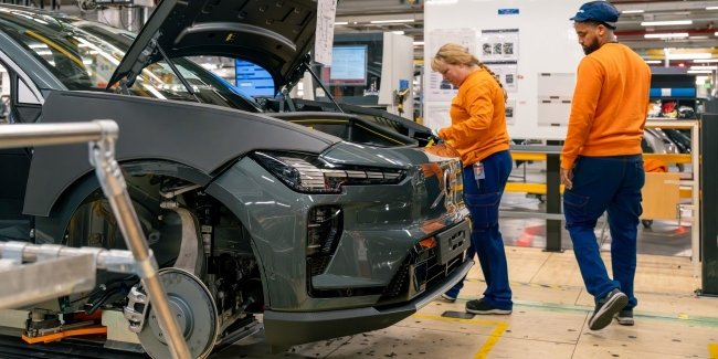Головна 22 Volvo Cars розкриває деталі оновленого C40: дізнайтесь про…