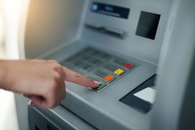 Банкомат чи термінал самообслуговування забрав ваші кошти: як діяти