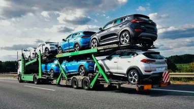 Податкова служба перевірила реалізаторів вживаних автомобілів і виписала штрафи на 55 мільйонів гривень. 16