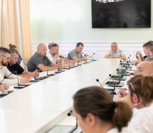 У столиці формують запаси продовольства на зимовий період. 1 У столиці формують запаси продовольства на зимовий період. 1