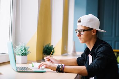 Літня робота для юних: з якого віку можна працевлаштуватися та які вакансії найзатребуваніші (інфографіка) 6 Літня робота для юних: з якого віку можна працевлаштуватися та які вакансії найзатребуваніші (інфографіка) 6