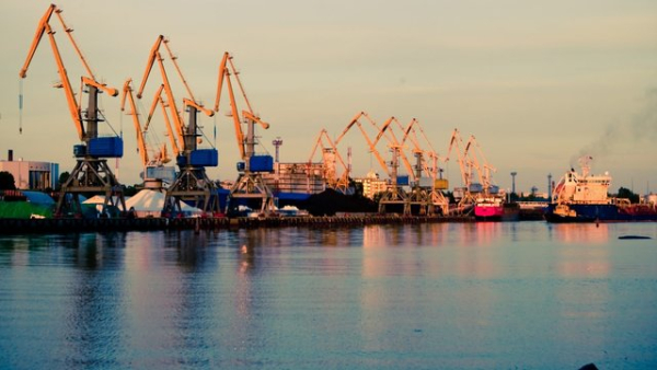 Maersk тимчасово зупиняє діяльність у порту “Чорноморськ” через російські обстріли.