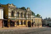На Андріївському узвозі триває комплексна реконструкція автоматичних паркувальних стовпчиків. 13