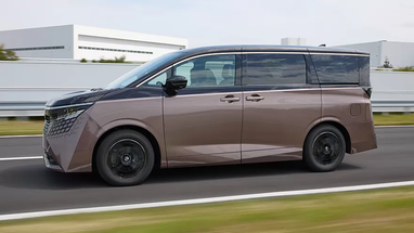 Nissan показав гібридний мінівен Elgrand, оснащений двома електромоторами (фото) 8 Nissan показав гібридний мінівен Elgrand, оснащений двома електромоторами (фото) 8