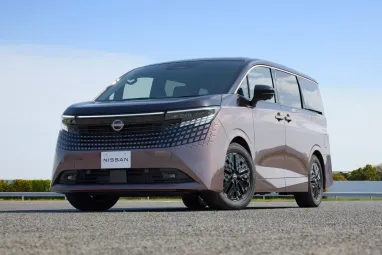 Nissan показав гібридний мінівен Elgrand, оснащений двома електромоторами (фото)