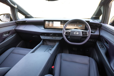 Nissan показав гібридний мінівен Elgrand, оснащений двома електромоторами (фото) 9 Nissan показав гібридний мінівен Elgrand, оснащений двома електромоторами (фото) 9