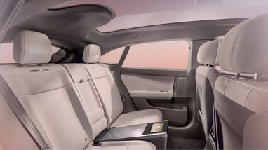 Range Rover показав свій перший електричний гран-турер GT (фото) 16 Range Rover показав свій перший електричний гран-турер GT (фото) 16