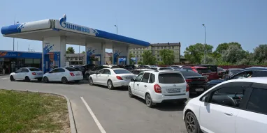 Росія подовжила обмеження на вивезення бензину до кінця 2026 року.