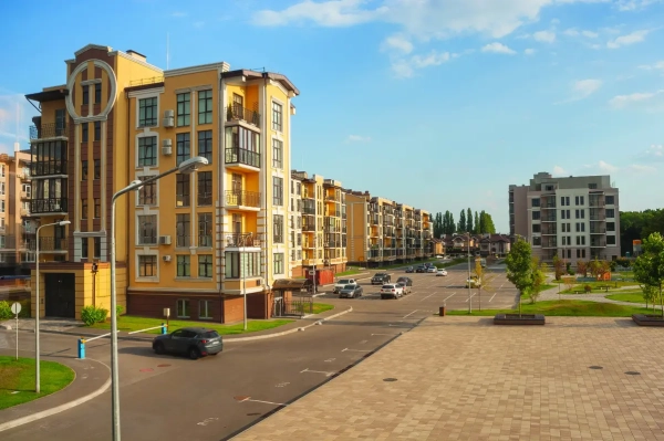 Шалений п'ятничний день у житловому комплексі "Кришталеві озера"! 1 Шалений п'ятничний день у житловому комплексі "Кришталеві озера"! 1