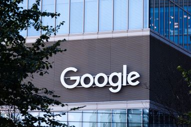 Європейська комісія наклала на Google штраф у розмірі майже одного мільярда євро
