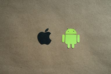 Android проти iPhone: які функції досі залишаються поза&hellip;