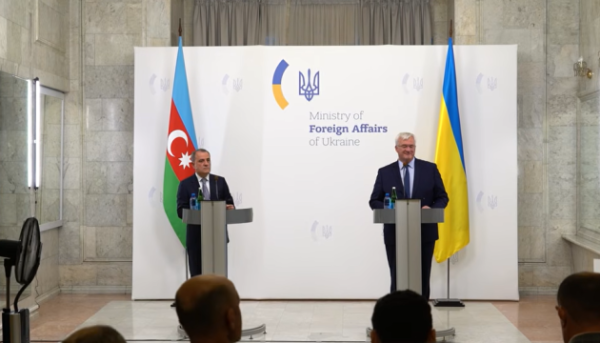 Азербайджан має намір постачати газ Україні та поглиблювати співпрацю в енергетичному секторі, заявив міністр закордонних справ.