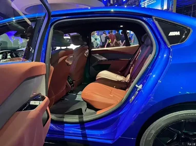 BMW показала вражаючий електричний седан "трійка" з дальністю понад 1000 км (фото) 8